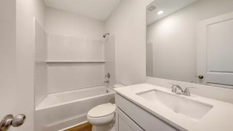 Bath - 4638 Hawthorn Ave, Parrish, FL 34219 photo 1 of 3