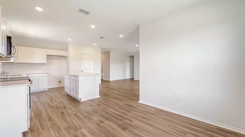 Dining - 4638 Hawthorn Ave, Parrish, FL 34219 photo 2 of 2