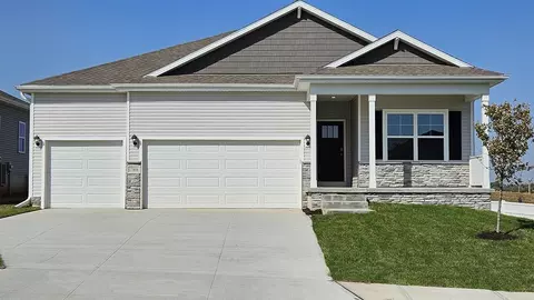 20558 Crestline Cir, Gretna, NE 68028