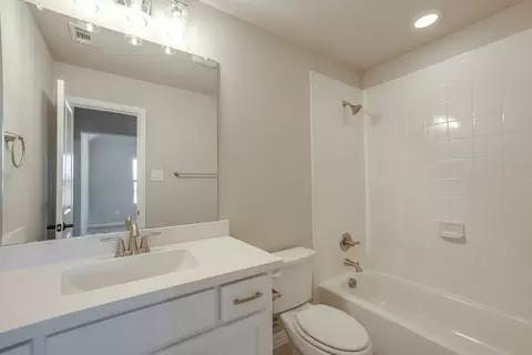 Bath - 910 Shooting Star Dr, Prosper, TX 75078 photo 7 of 15