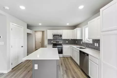 Kitchen - White Oak Ln, Granger, IA 50109 photo 2 of 4