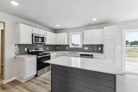 Kitchen - White Oak Ln, Granger, IA 50109 photo 3 of 4
