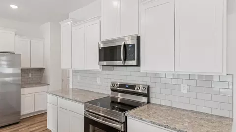 Kitchen - 2214 Elegant Mnr Cir, Edgewater, FL 32141 photo 3 of 6