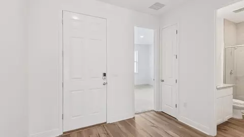 Entry Way - 2214 Elegant Mnr Cir, Edgewater, FL 32141 photo 2 of 3