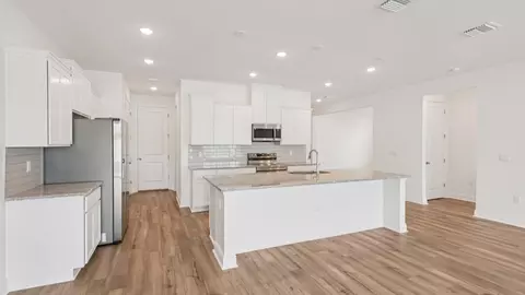 Kitchen - 2214 Elegant Mnr Cir, Edgewater, FL 32141 photo 4 of 6