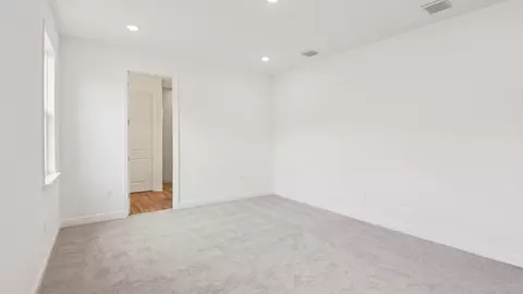 Bedroom - 2214 Elegant Mnr Cir, Edgewater, FL 32141 photo 5 of 8