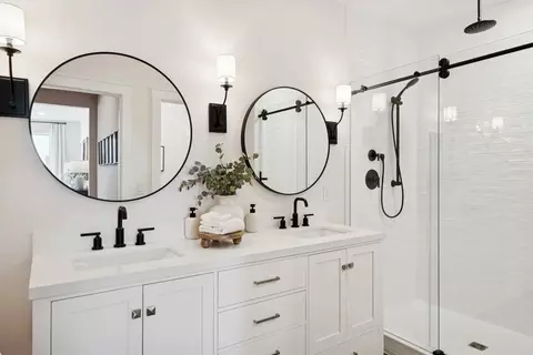 Bath - 14984 Deco Cir, Chantilly, VA 20151 photo 1 of 2