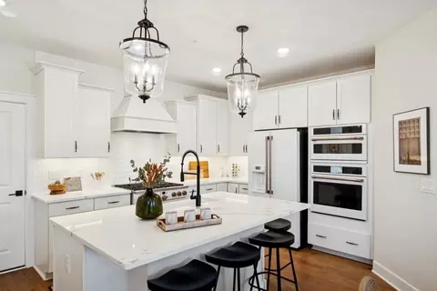 Kitchen - 14984 Deco Cir, Chantilly, VA 20151 photo 2 of 4