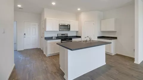 Kitchen - 314 Arnold Loop, Uhland, TX 78640 photo 2 of 13