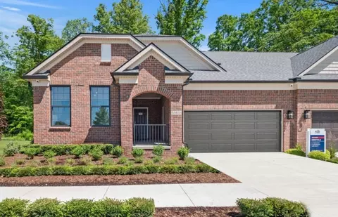 55913 Oak Pointe Dr, Shelby Township, MI 48315
