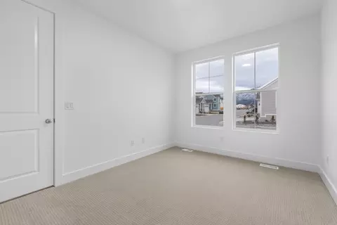 Bedroom - 1704 Erickson Knoll Ln, Eagle Mountain, UT 84005 photo 2 of 4