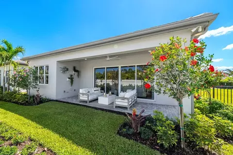 Exterior - 2841 Ridgecrest Pl, Naples, FL 34112 photo 4 of 10