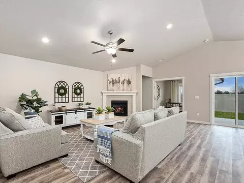 Living - 1919 Cashel St, Middleton, ID 83644 photo 3 of 5