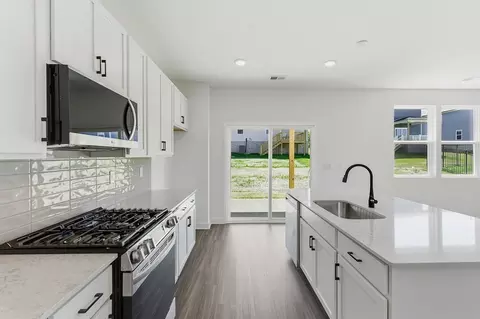 Kitchen - 611 Fulton Ct, Spring Hill, TN 37174 photo 6 of 10