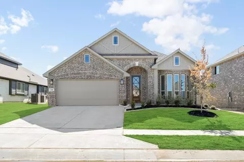 214 Seminole Trl, Alvarado, TX 76009