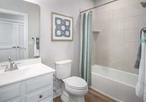 Bath - 3965 Annie Kess Dr UNIT A, Pasadena, MD 21122 photo 3 of 6