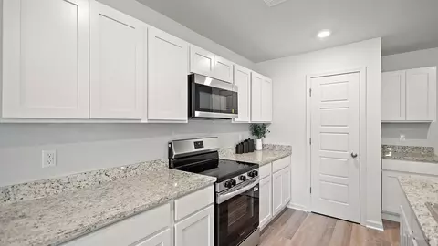 Kitchen - 252 Raulston Dr, Byram, MS 39272 photo 10 of 10