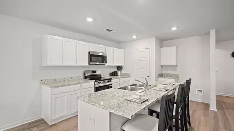 Kitchen - 252 Raulston Dr, Byram, MS 39272 photo 9 of 10