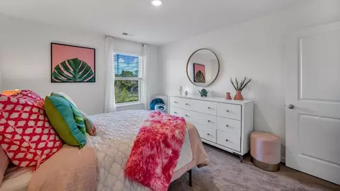 Bedroom - 8009 Haley Springs Ln, Corryton, TN 37721 photo 6 of 9