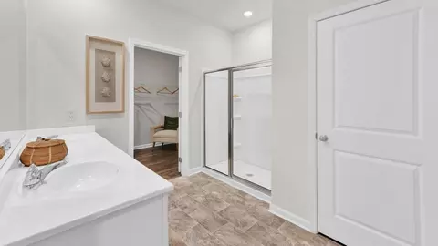Bath - 8009 Haley Springs Ln, Corryton, TN 37721 photo 1 of 2