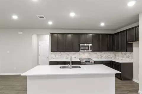 Kitchen - 283 Tailwind Dr, Kyle, TX 78640 photo 4 of 11