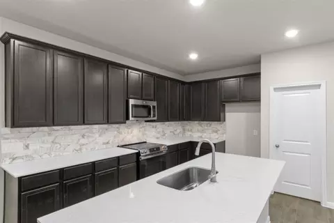 Kitchen - 283 Tailwind Dr, Kyle, TX 78640 photo 5 of 11