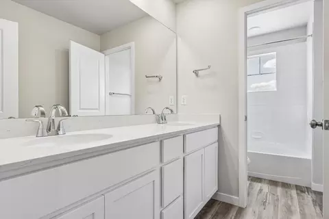 Bath - 22896 E 47th Pl, Aurora, CO 80019 photo 4 of 12