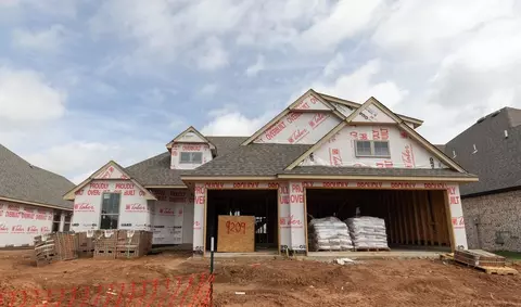 9209 NW 86th St, Yukon, OK 73099