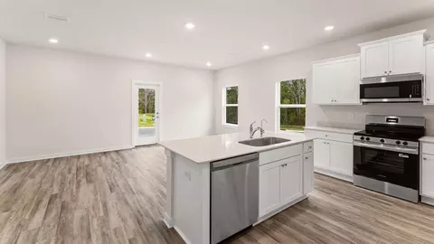 Kitchen - 96 Stern St, Freeport, FL 32439 photo 1 of 2