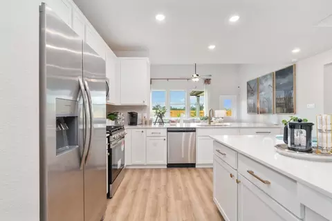Kitchen - 15949 Cy Young Ct, Splendora, TX 77372 photo 6 of 6