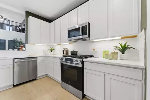 Kitchen - 173 Verdin Ave, Kyle, TX 78640 photo 4 of 7