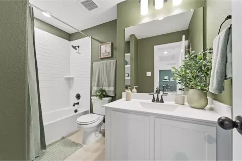 Bath - 173 Verdin Ave, Kyle, TX 78640 photo 7 of 8