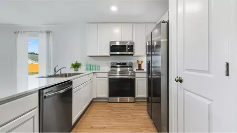Kitchen - 5341 Azimuth Way, Milton, FL 32583 photo 2 of 4