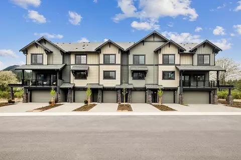 1960 SE 12th St, North Bend, WA 98045