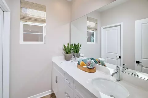 Bath - 12634 Hampton Ave, Eastvale, CA 92880 photo 4 of 4