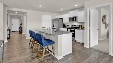 Kitchen - 94 Pine St, Byhalia, MS 38611 photo 3 of 10