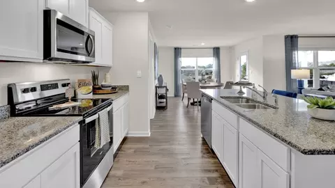 Kitchen - 94 Pine St, Byhalia, MS 38611 photo 5 of 10
