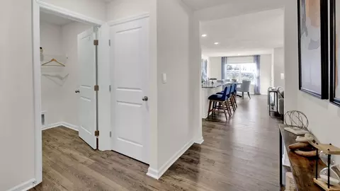 Entry Way - 94 Pine St, Byhalia, MS 38611 photo 2 of 4