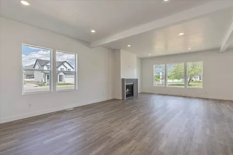 Living - 2451 W Aurora Ave, Mapleton, UT 84664 photo 2 of 9