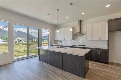 Kitchen - 2451 W Aurora Ave, Mapleton, UT 84664 photo 4 of 10