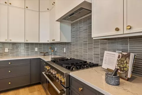 Kitchen - 2451 W Aurora Ave, Mapleton, UT 84664 photo 10 of 10