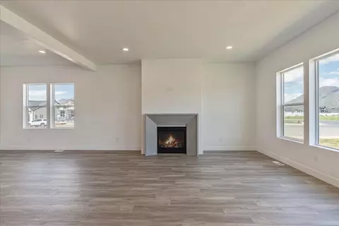 Living - 2451 W Aurora Ave, Mapleton, UT 84664 photo 6 of 9