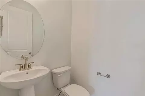 Bath - 2451 W Aurora Ave, Mapleton, UT 84664 photo 1 of 7