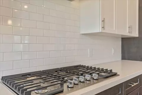 Kitchen - 2451 W Aurora Ave, Mapleton, UT 84664 photo 7 of 10