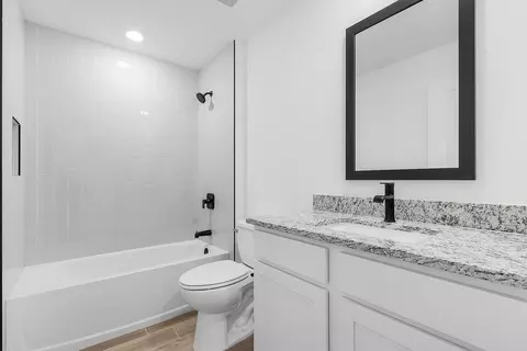 Bath - 808 Gen D Macarthur Ave, Labelle, FL 33935 photo 2 of 2