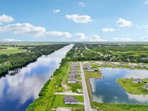 View/Area - 808 Gen D Macarthur Ave, Labelle, FL 33935 photo 3 of 4