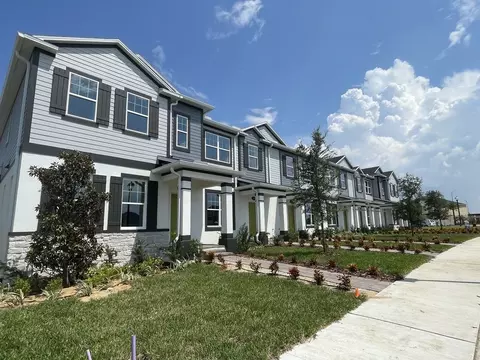 Exterior - 1429 Hyde St, Saint Cloud, FL 34771 photo 5 of 10
