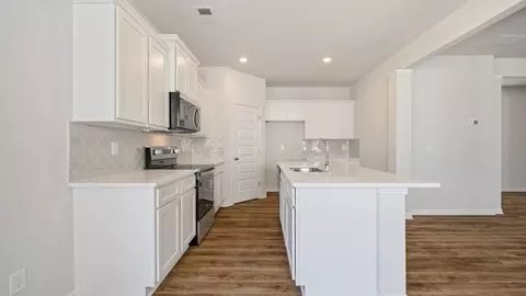 Kitchen - 11809 Conrad Cir, Hampton, GA 30228 photo 3 of 7