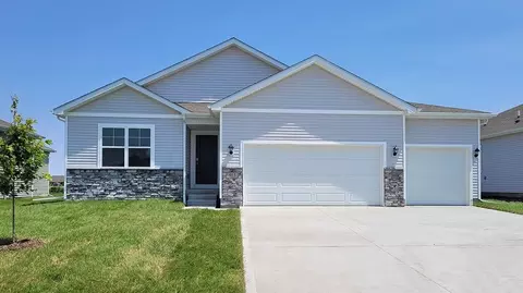 302 39th St SW, Altoona, IA 50009
