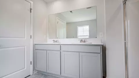 Bath - 8740 Basil Rd NW, Baltimore, OH 43105 photo 3 of 4